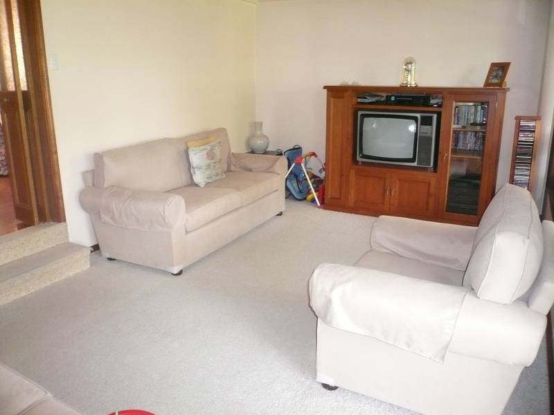 WOW
Tri-Level Family Home! Vacant and Ready to Occupy! Picture