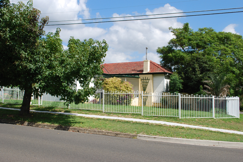 Great Return - Suit Investor or First Home Buyer Picture 3