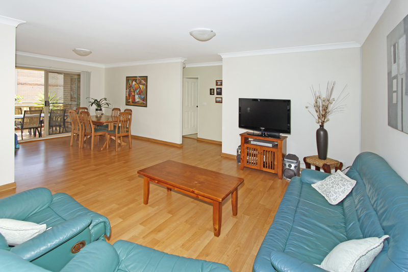 North/East Facing Balcony, Warm in Winter, Cool in Summer Picture 2