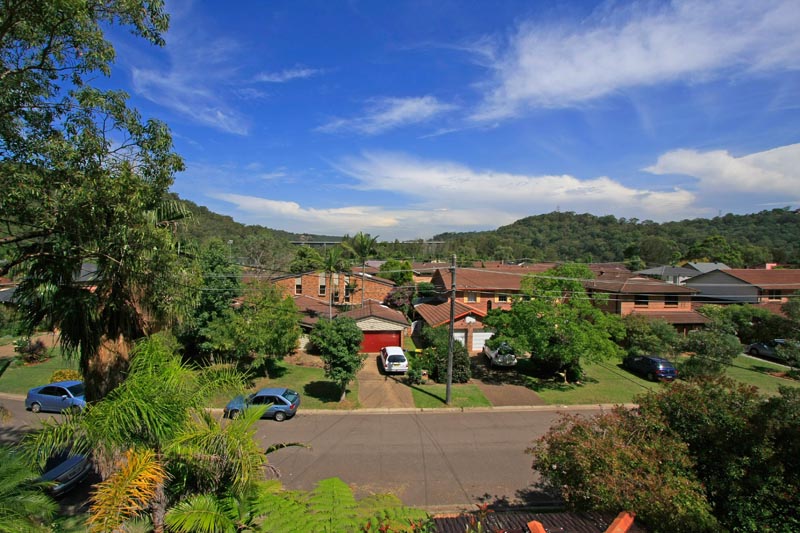 Spacious Double Brick Home with Views of the Woronora Valley Picture 1
