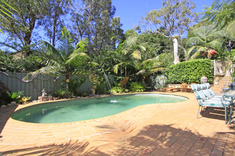 Enormous Family Home Offering Resort Style Living Picture 1