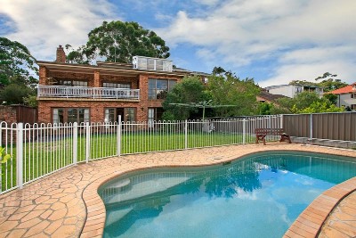 Huge Brick Home in Quiet Cul-De-Sac - Perfect for the Growing Family Picture