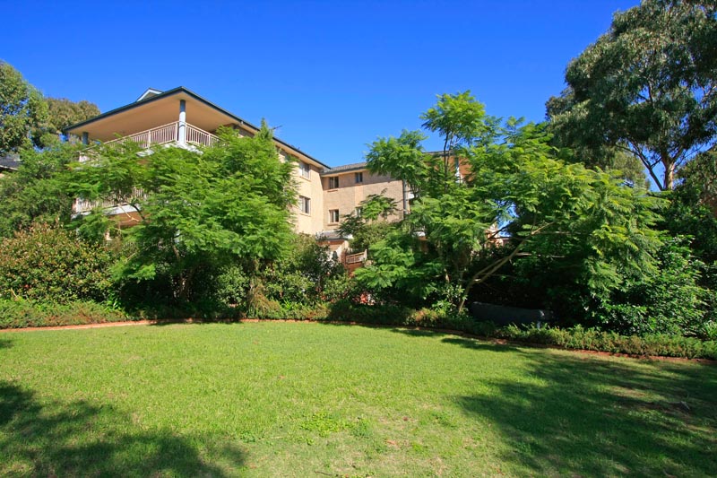 Great 2 Bedroom Unit with 2 Balconies! Picture 1