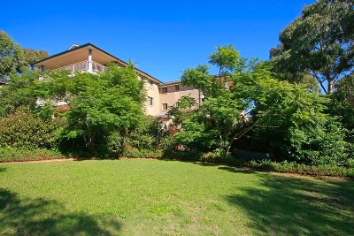 Great 2 Bedroom Unit with 2 Balconies! Picture