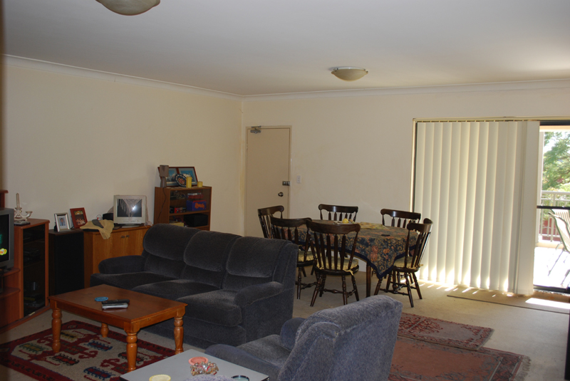 Large Elevated Ground Floor Unit Picture 1