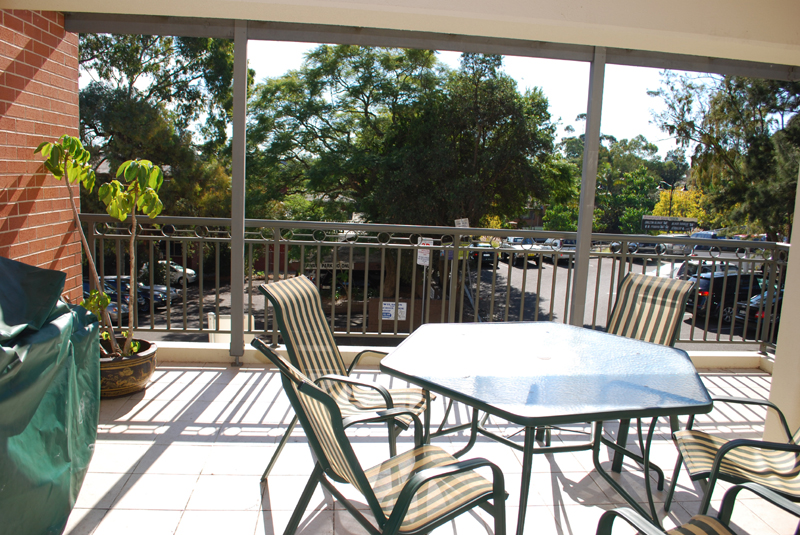 Large Elevated Ground Floor Unit Picture 3