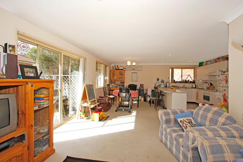 2 Bedroom Villa in Sought After Complex Picture 3