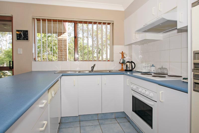 Enormous Main Bedroom and Air-con 2 Bedroom Unit Picture 3