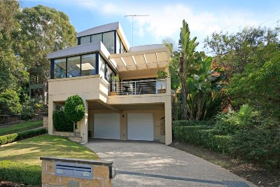 Stunning 7 Year Old Home with Waterviews Picture