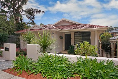 Simply Stunning! Near New Villa Style Residence Picture