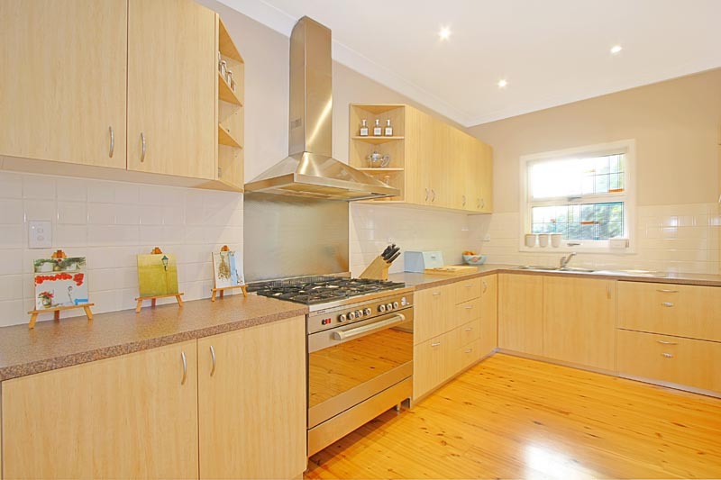 Tastefully Renovated Only 2 Years Young Picture 2