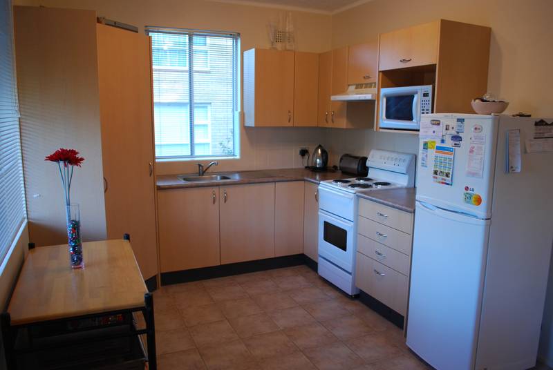 Tastefully Renovated 2 Bedroom Unit Picture 2