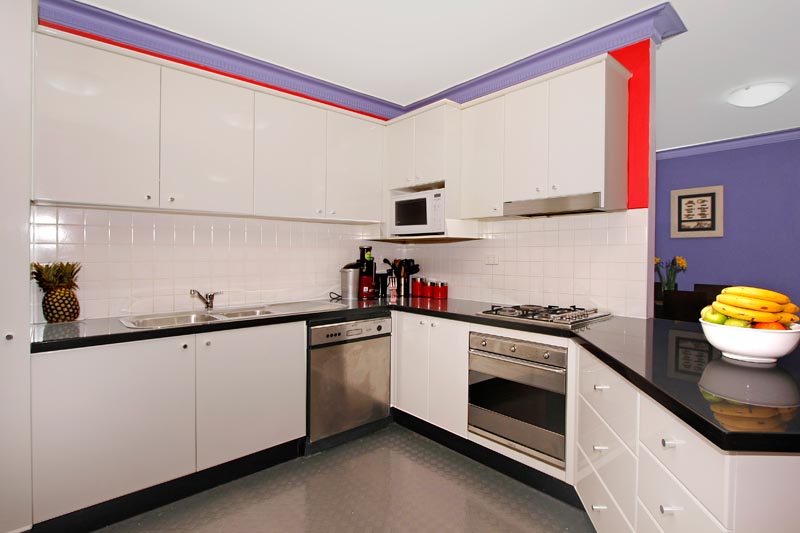 Superb Lifestyle Opportunity in Sought After Complex Picture 3