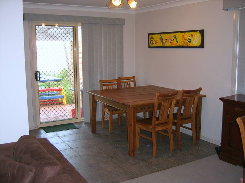 Modern Duplex - Quiet Area! Picture 2