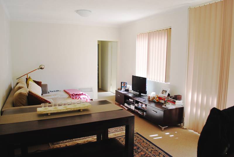 Modern Unit in a Great Location Picture 1