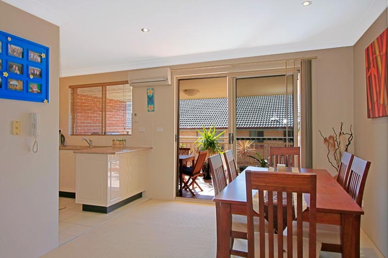 Spacious 2 Bedroom Unit with North Aspect Picture 3