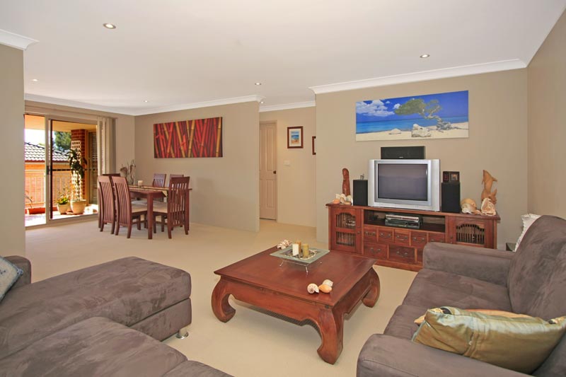 Spacious 2 Bedroom Unit with North Aspect Picture 1