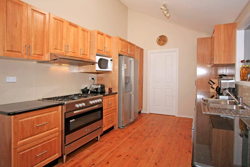 Superb Private Setting in one of Como West's Best Cul-De-Sac Picture 3