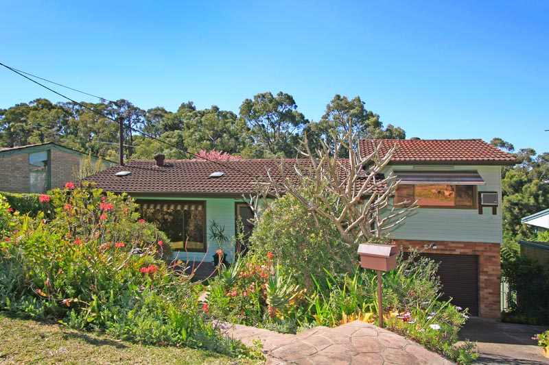 A Great First Home in Quiet, Leafy Setting Picture 1