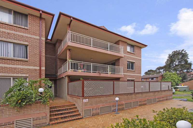 Sensational Unit with Tandem Garage Picture 1