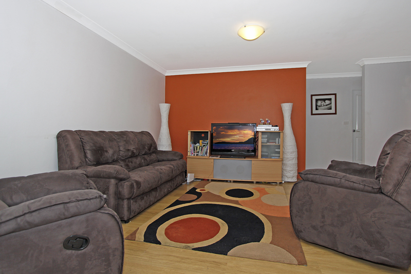 Sensational Unit with Tandem Garage Picture 2