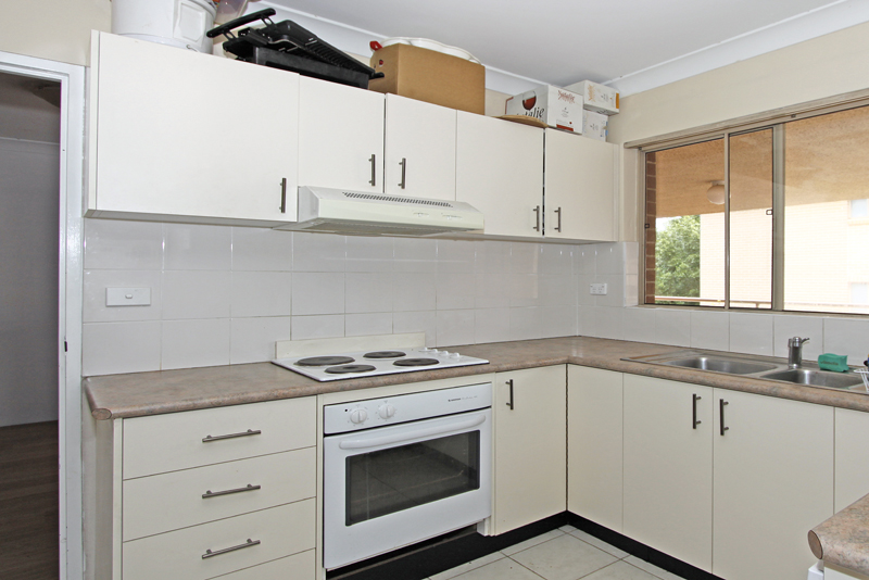 Sensational Unit with Tandem Garage Picture 3