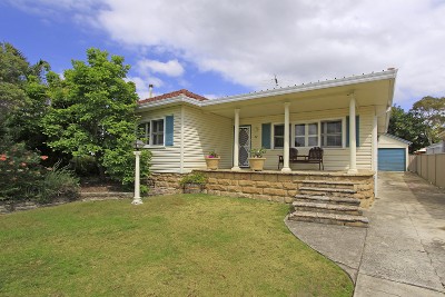 Superb Family Home Complete with In-Ground Pool Picture