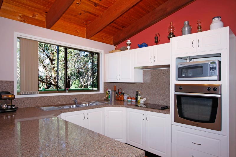 Over 1,600sqm Estate Picture 3