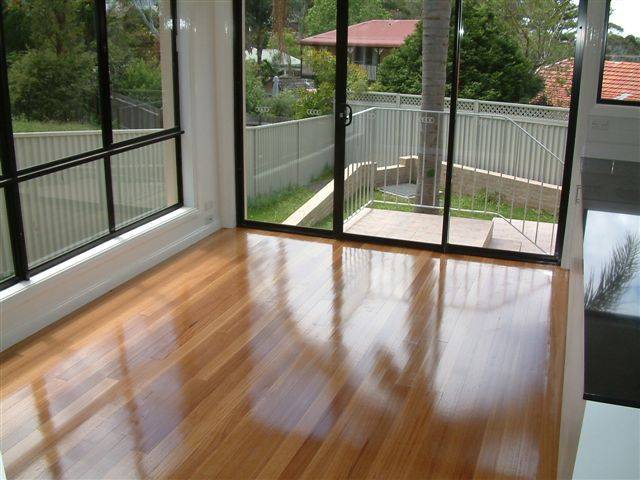 Modern Easy Care House Picture 3