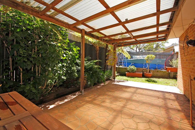 3 Bedroom Duplex with Ducted Air Conditioning & Level Yard Picture 2