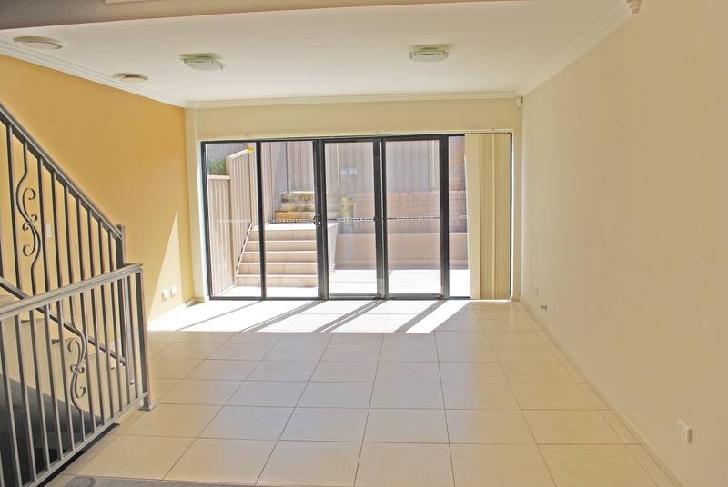 Modern Townhouse in a Quiet Location Picture 2