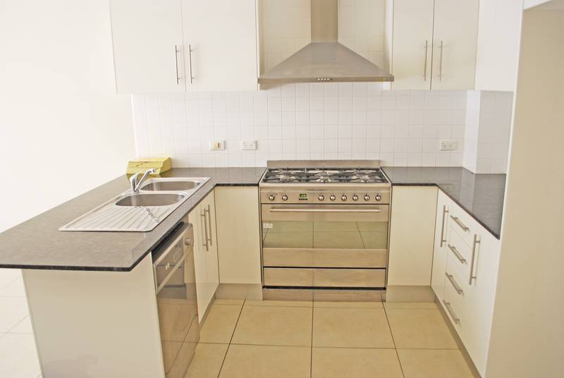 Modern Townhouse in a Quiet Location Picture 1