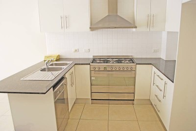 Modern Townhouse in a Quiet Location Picture Modern Townhouse in a Quiet Location Picture