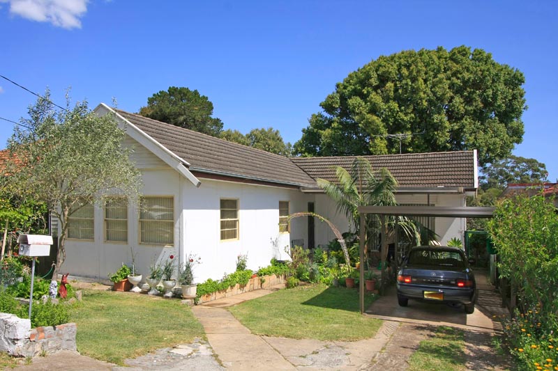 Short Stroll to Jannali Village Picture 1