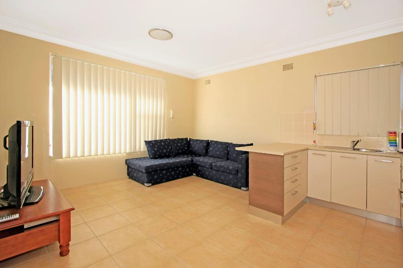 Renovated 2 Bedroom Unit Picture 2