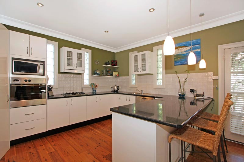 Fully Renovated House for the Price of a Townhouse!! Picture 3