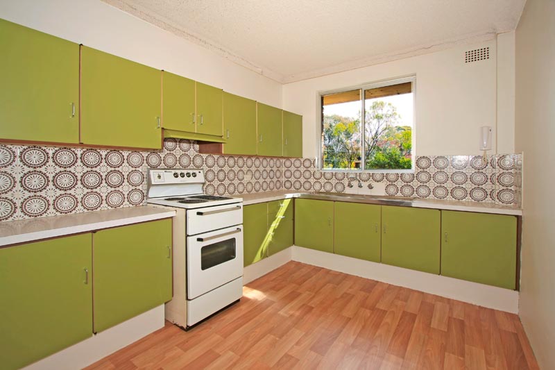 New Paint & Carpet - Best Value 2 Bedroom Unit in Sutherland Picture 3