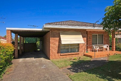 Brick Veneer Home in Sensational Family Friendly Location Picture