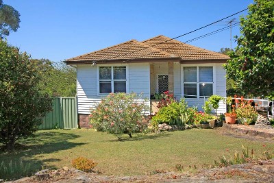 3 bedroom home on huge 942sqm block Picture 3 bedroom home on huge 942sqm block Picture