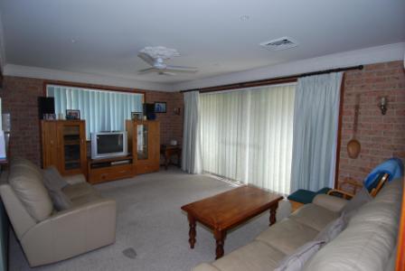 Overlooking the Bush and Valley Picture 3