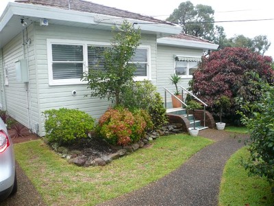 Back on the Market - Renovated 2/3 Bedroom Family Home Picture
