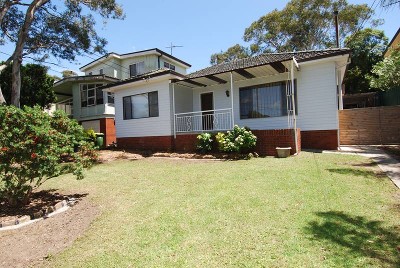 Completely Renovated Family Home in a Quiet Cul-De-Sac Picture Completely Renovated Family Home in a Quiet Cul-De-Sac Picture