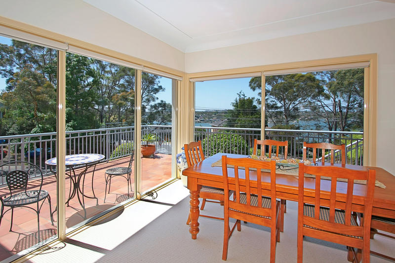 Sit Back, Relax & Enjoy Northerly Views of the Georges River Picture 3