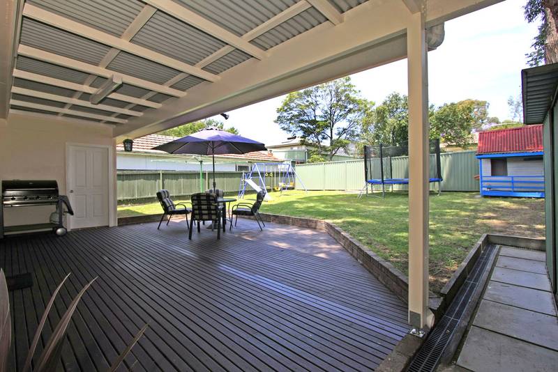 Family Friendly 4 Bedroom Single Level Home in one of Jannali's Most Desired Streets Picture 3