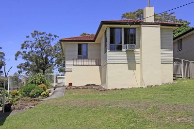 Ideal first home with Bay views Picture