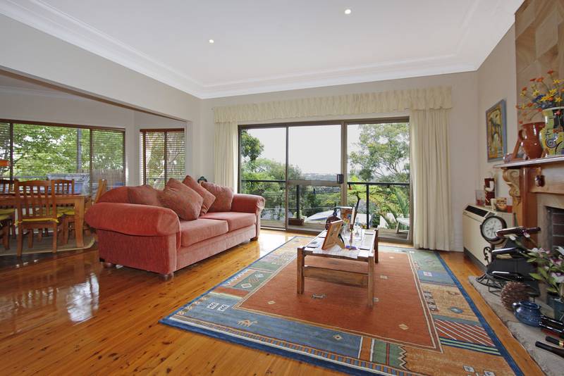 Charming Family Home, Set High To Capture a Great Valley Outlook Picture 3