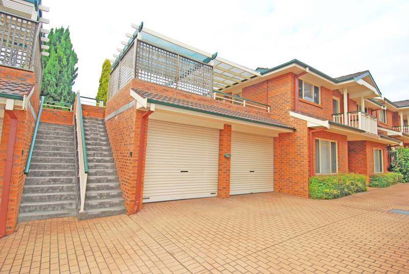 Townhouse Style Unit with So Much To Offer Picture 2