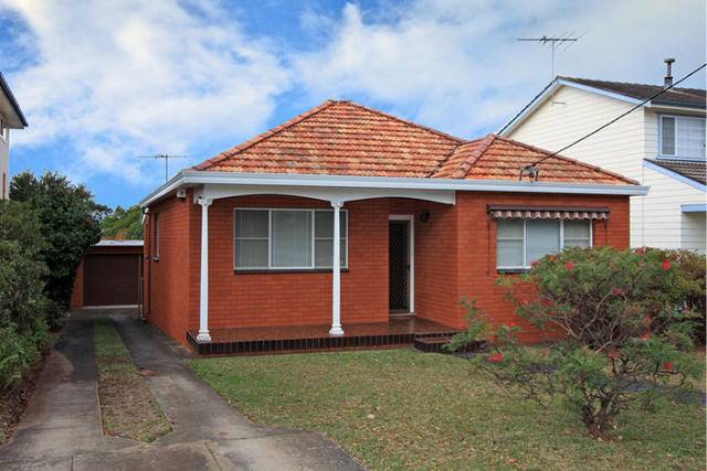 Well Maintained Home in a Great Location Picture 1