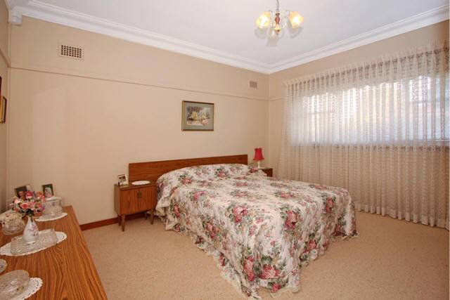 Well Maintained Home in a Great Location Picture 2