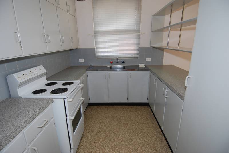 Great Location! - APPLICATION APPROVED Picture 2